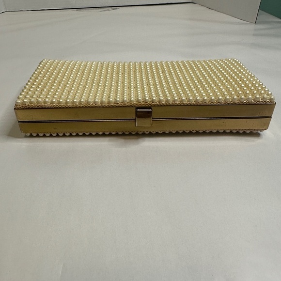 Vintage Clutch with Faux “Pearls” and Gold Snap Closure - Picture 3 of 9